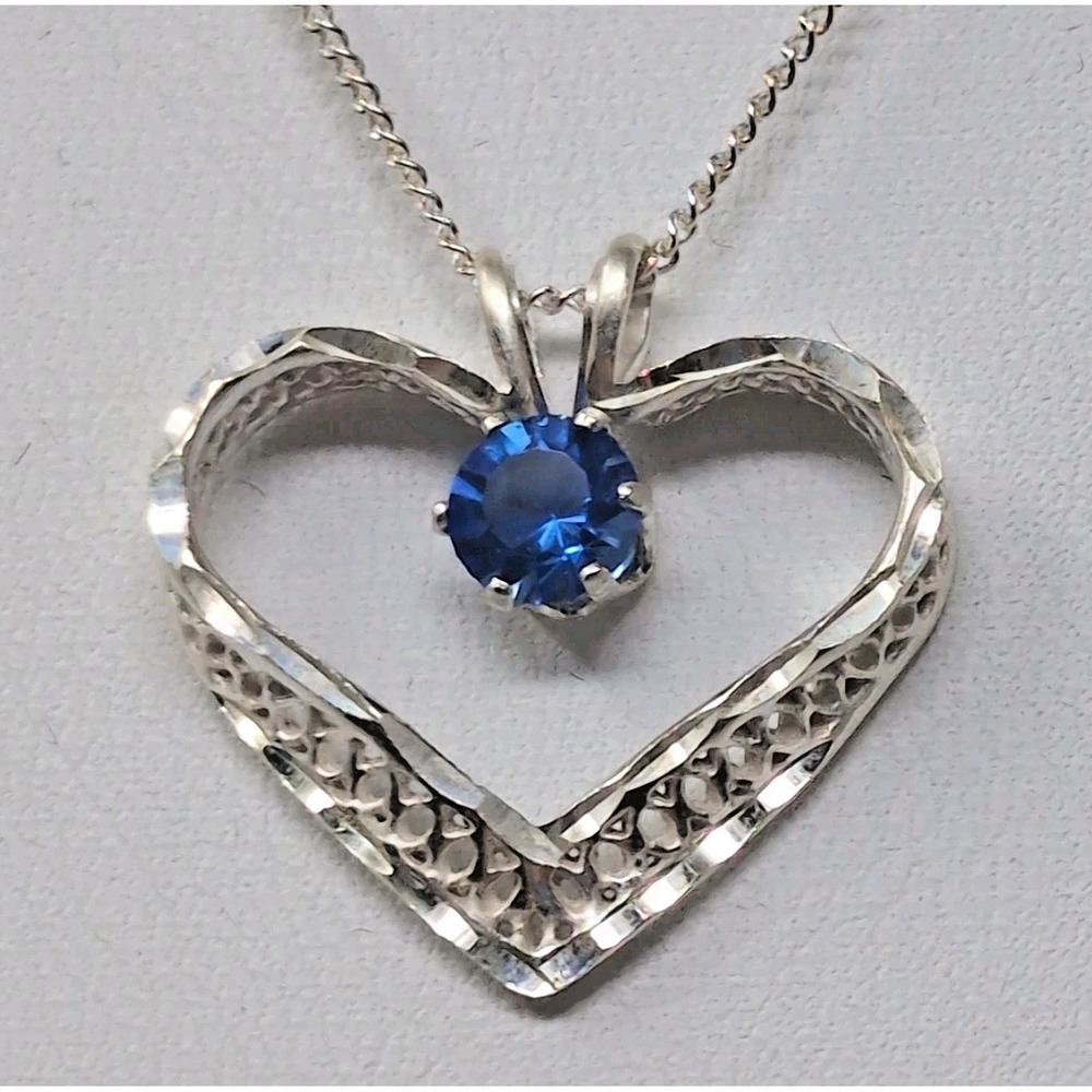 Vtg Avon Silver-Tone Open Heart Pendant Necklace with Blue Crystal Stone NWOT